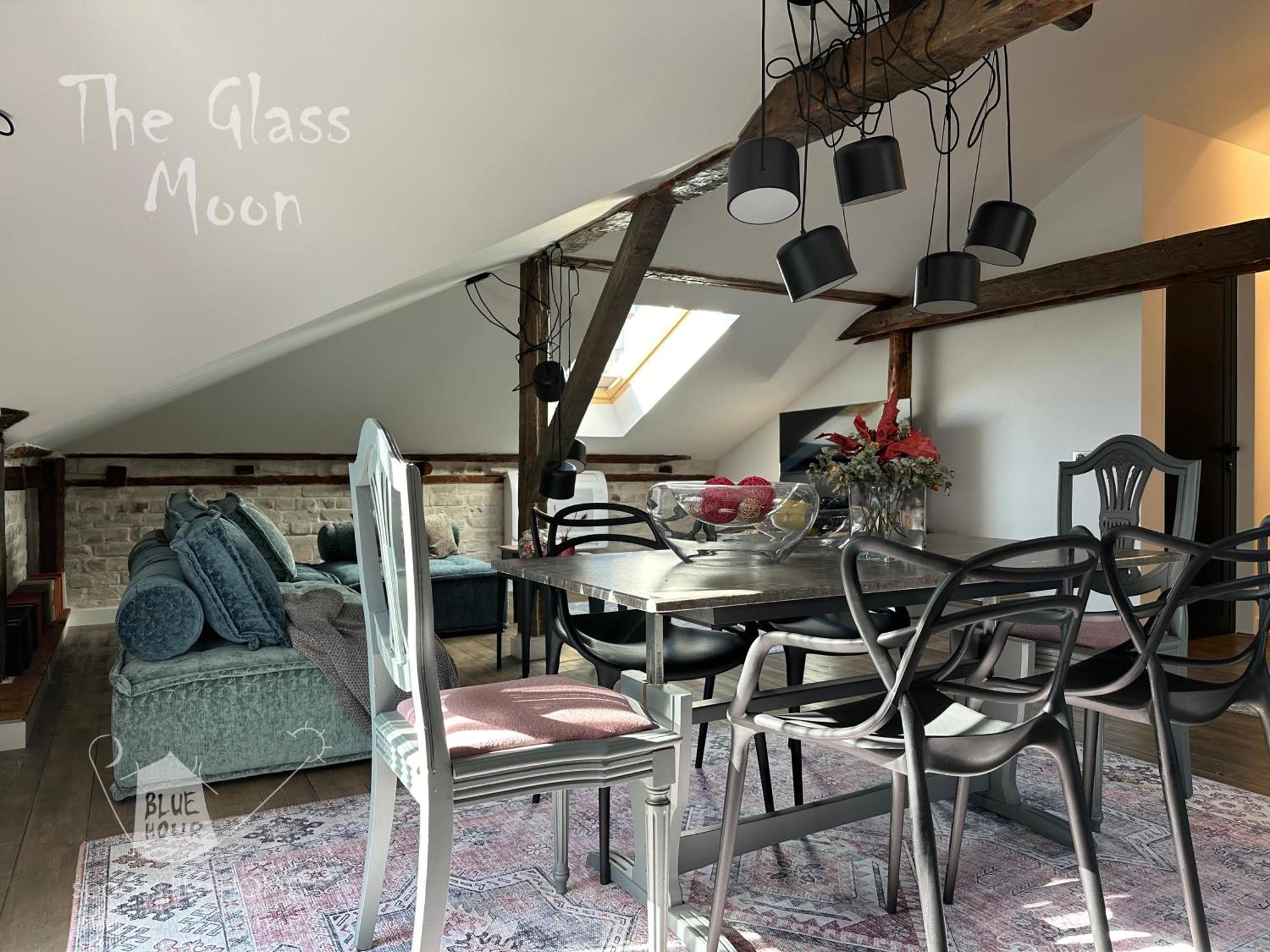 Apartment пространства за гости синият час - The Glass Moon